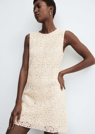 Vestido Manga Corta con Tejido Bordado