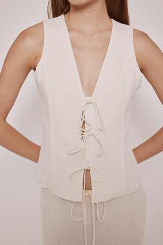 Chaleco Cuello V con Detalle de Lazos