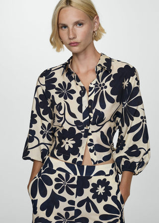 Camisa Corta con Estampado de Flores