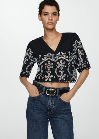 Blusa Crop con Bordados