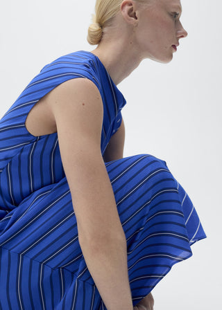 Vestido Cuello Alto con Estampado de Rayas