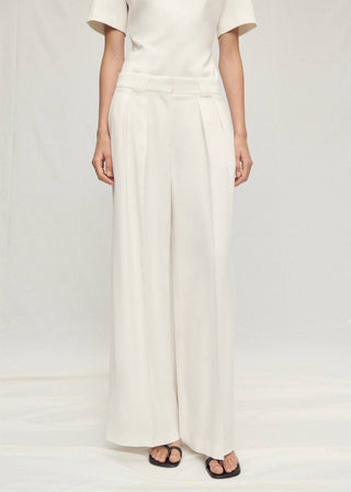 Pantalón de Traje con Pinzas Delanteras