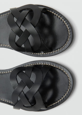 Sandalia de Piel con Tiras Entrelazadas