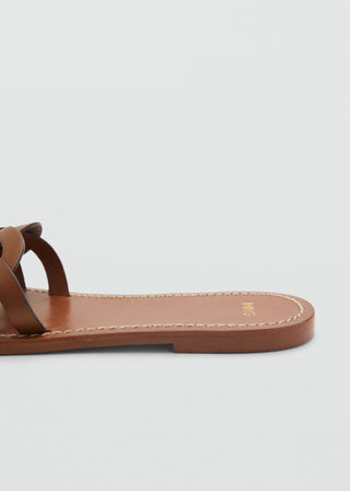 Sandalia de Piel con Tiras Entrelazadas