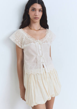 Blusa Manga Corta con Detalle de Encaje