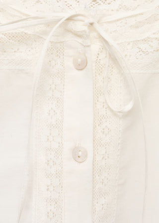 Blusa Manga Corta con Detalle de Encaje