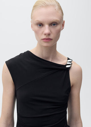 Blusa Asimétrica con Detalle Metálico