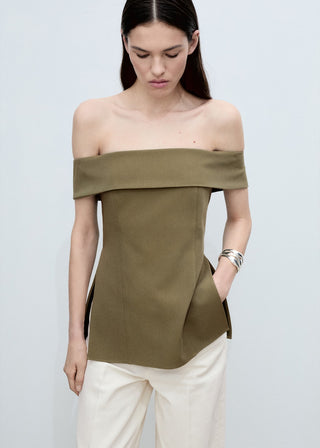 Blusa Entallada con Hombros descubiertos