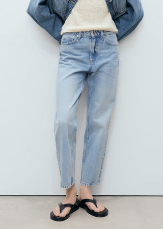 Jeans Rectos Tiro Medio con Bolsillos