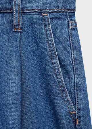 Short Denim con Detalle de Pinzas