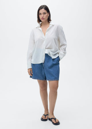 Short Denim con Detalle de Pinzas