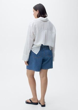 Short Denim con Detalle de Pinzas