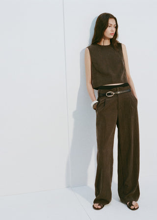 Pantalón Recto con Pinzas Delanteras