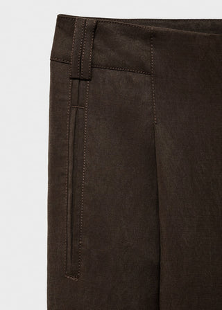 Pantalón Recto con Pinzas Delanteras