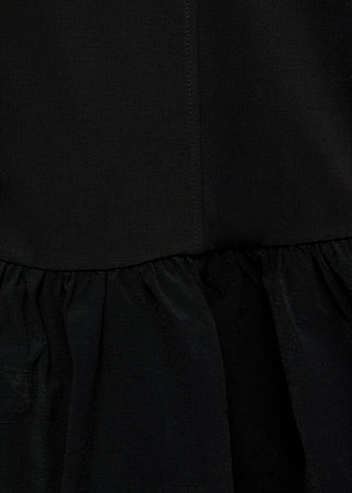 Vestido Cuello Barco con Detalle de Volante