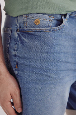 Short Denim con Detalle Dobladillo