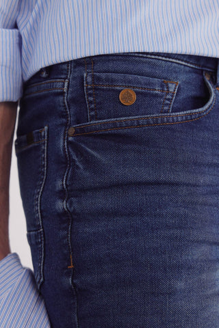 Short Denim con Detalle Dobladillo