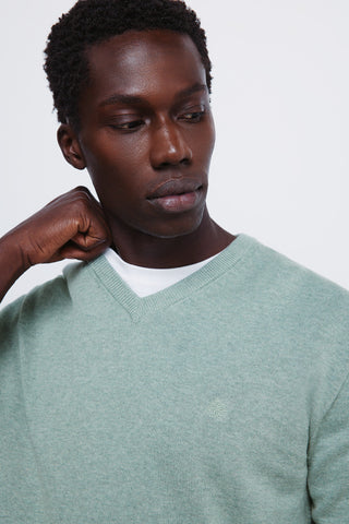 Sudadera Cuello V con Logo Bordado