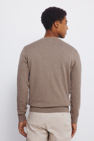 Sudadera Cuello V con Logo Bordado