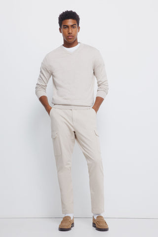 Sudadera Cuello V con Logo Bordado