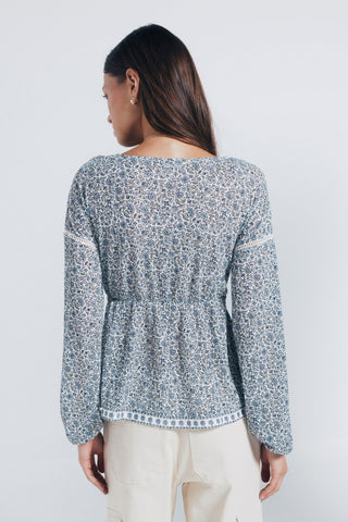 Blusa Manga Larga con Estampado Floral