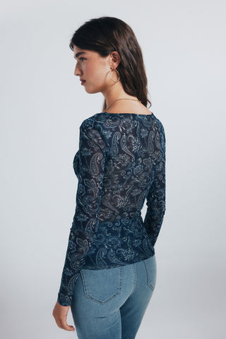 Camiseta Manga Larga Detalle Fruncido Estampado