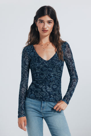 Camiseta Manga Larga Detalle Fruncido Estampado