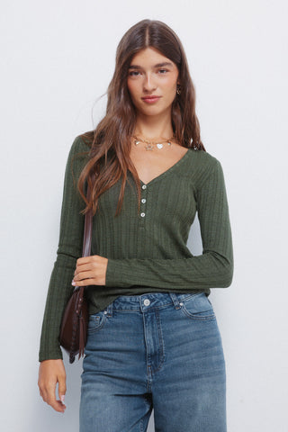 Camiseta Manga Larga con Detalle Botones