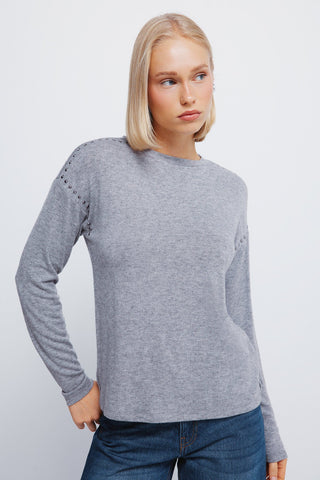 Camiseta Manga Larga con Detalle Tachuelas