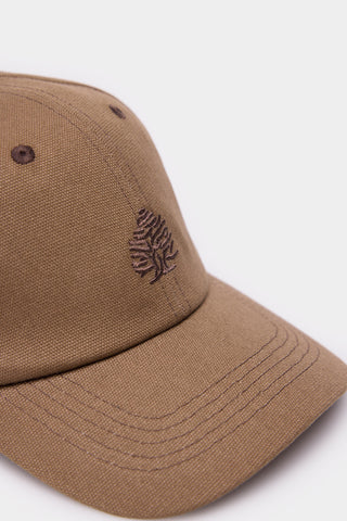 Gorra Básica con Logo en Relieve