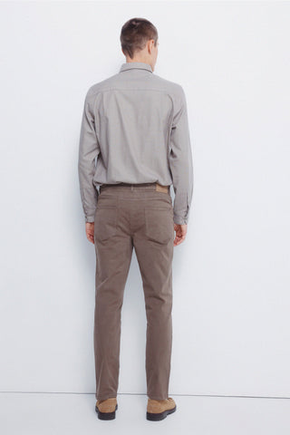 Pantalón Slim Fit con Bolsillos