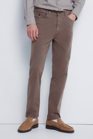 Pantalón Slim Fit con Bolsillos