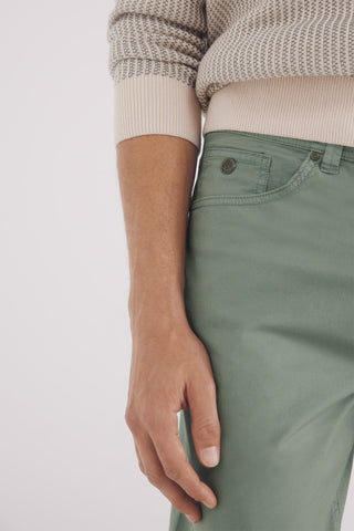 Pantalón Slim Fit con Bolsillos