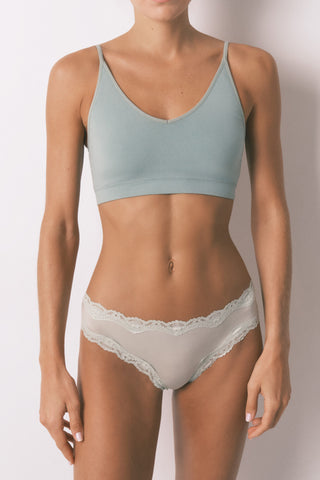 Braga Brasileña de Microfibra con Encaje