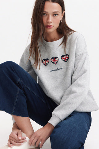 4.T.A.Sudadera Corazon London Gris.