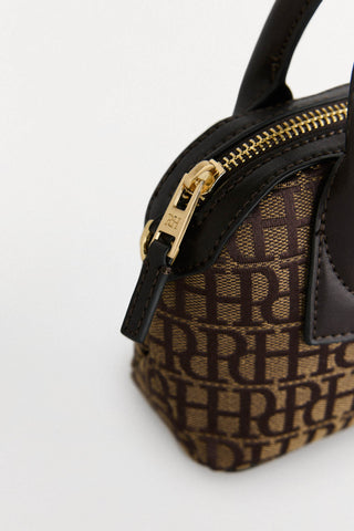 Bolso Pequeño con Logo y Detalle Llavero