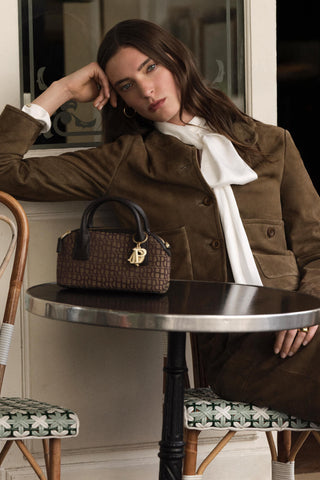 Bolso Pequeño con Logo y Detalle Llavero