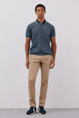 Pantalón Slim Fit con Bolsillos