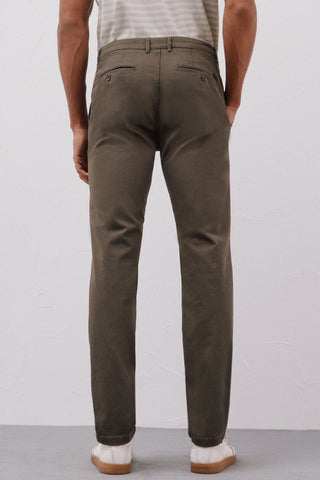 Pantalón Slim Fit con Bolsillos