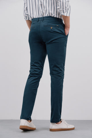 Pantalón Slim Fit con Bolsillos