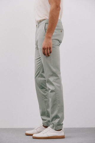 Pantalón Slim Fit con Bolsillos