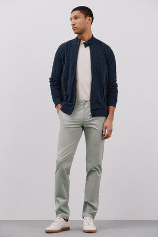 Pantalón Slim Fit con Bolsillos