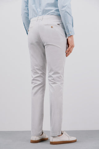 Pantalón Slim Fit con Bolsillos
