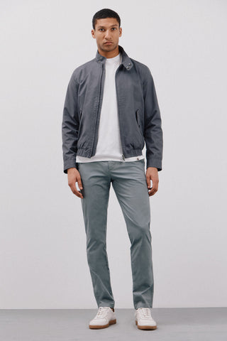 Pantalón Slim Fit con Bolsillos
