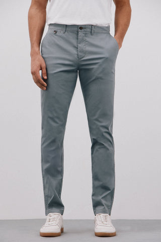 Pantalón Slim Fit con Bolsillos