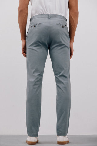 Pantalón Slim Fit con Bolsillos
