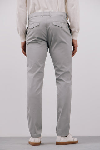 Pantalón Chino Slim Fit con Bolsillos