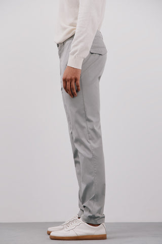 Pantalón Chino Slim Fit con Bolsillos