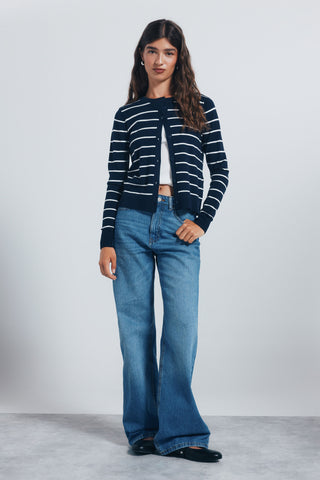 Cárdigan Cuello Redondo con Detalle Botones