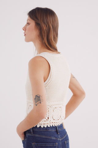 Chaleco con Lazos de Crochet
